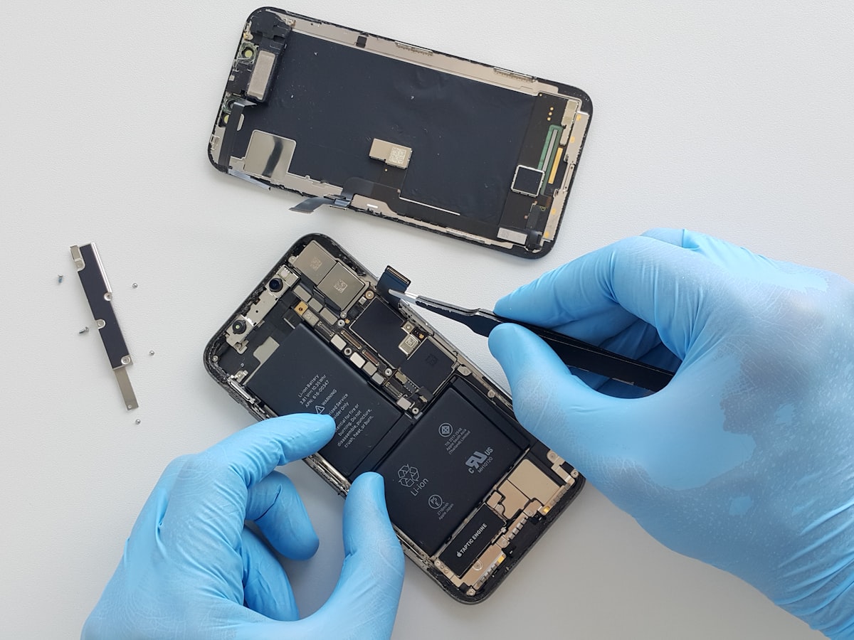 Riparazione smartphone al banco